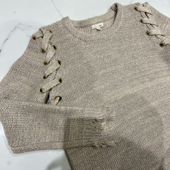 Knit sweater in Beige By jella c. - Picture 2 of 5